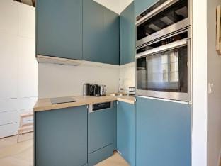 Authentic studio - 2P - Hotel de Ville Apartment in Paris