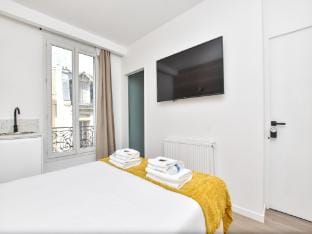 Quiet Studio - 2P - Javel  Eiffel Tower Apartment in Paris