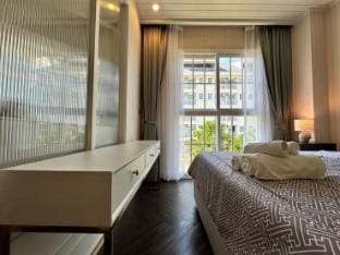 Family Waterpark Fun at Grand Florida Pattaya Apartment in Pattaya City