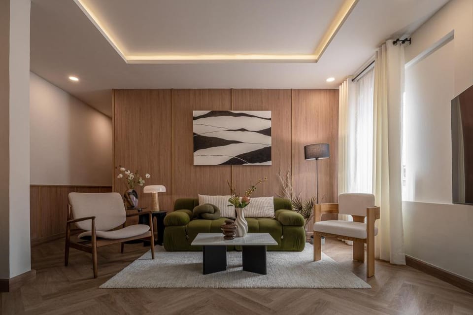 3 Bedroom 3 Bath / Next to Metro station and Mall Apartment in Bangkok