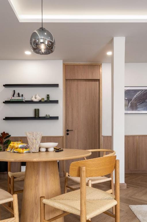 3 Bedroom 3 Bath / Next to Metro station and Mall Apartment in Bangkok