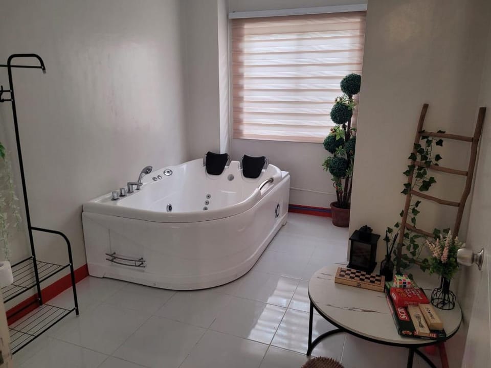 Serenity Homes with Indoor Jacuzzi  Apartment in Calabarzon