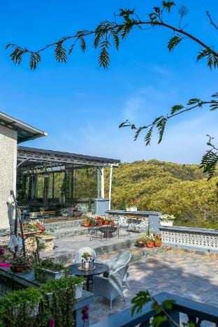The Bluedoor-A Riverside Luxe Villa in Dehradun Villa in Uttarakhand