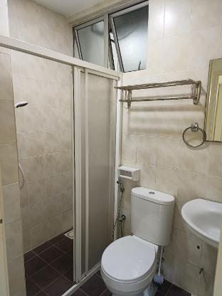 E-Tiara Apt./1-7pax/LRT/Pool+Gym+ Squash/YSW Homes Apartment in Subang Jaya