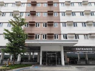 Warm&Cozy Retreat near SM Trece@ Tulip Guest Suite Apartment in Calabarzon