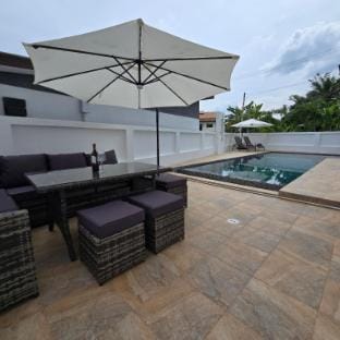 Trahad Villa Big Pool & Art: Luxury you can afford Vacation rental in Ko Samui