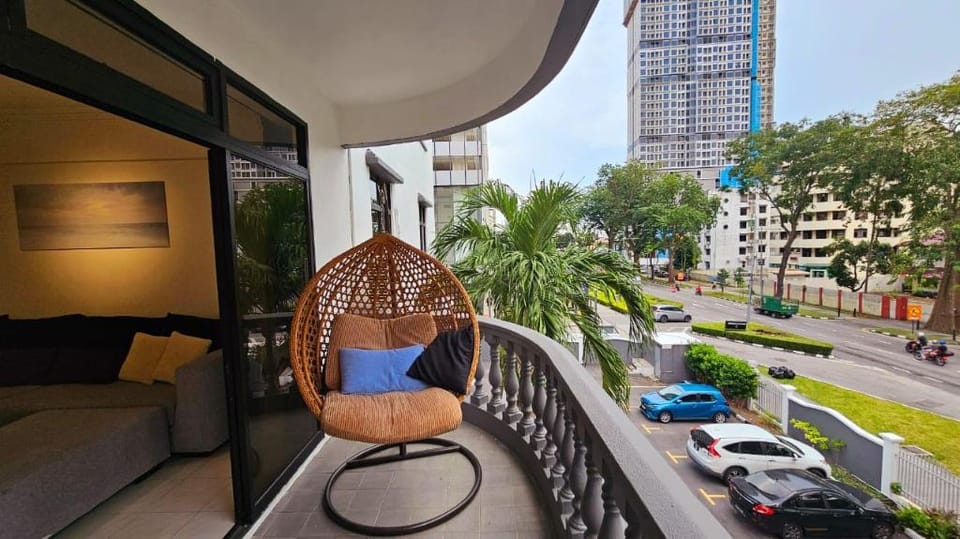 Georgetown City Center [Macalister] 3BR 3 Carpark Apartment in George Town