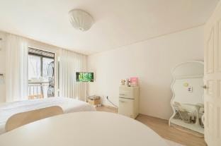 May House Apartment in Seoul
