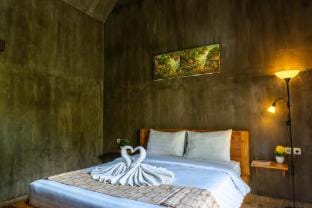 Elegant Double Room with Pool View Villa in Abiansemal