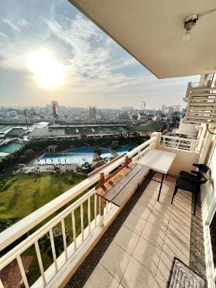 Staycation 1br Pool View @Prisma near BGC &Ortigas Apartment in Pasig