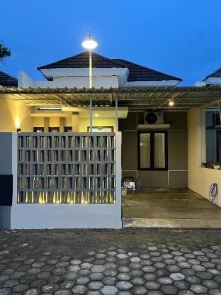 Ewoluhomestay Banguntapan  Vacation rental in Special Region of Yogyakarta