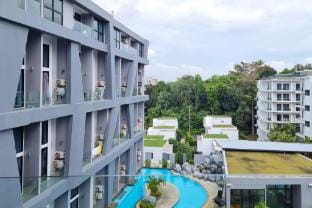 Pool View Duplex near NaiHarn Beach, UTL A310 Apartment in Rawai