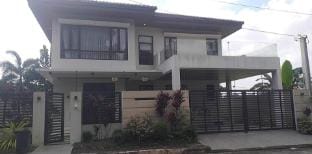 Brittany House Vacation rental in Quezon City