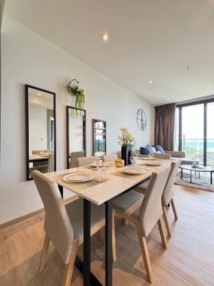 Luxury 2 Bed Room Sea View - Best Location Apartment in Pattaya City