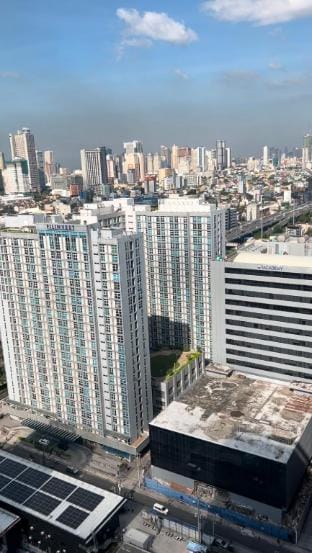Crisean's Highrise Condo - 100 west Makati Apartment in Pasay