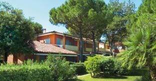 Renewed apartment in a residence with swimming pool by Beahost Rentals Apartment in Bibione