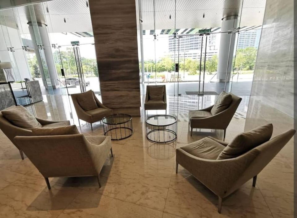 Almas Couple Healing Retreat Netflix By STAY Apartment in Johor