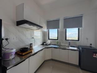 Stylish 3-Br Suite_5-6pax@ MarcResidences Apartment in Penang