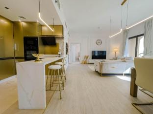 Beachfront Bliss: 2-BR Apartment in Shams 2 Apartment in Dubai
