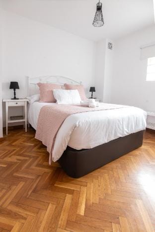 Central house near the sea  Vacation rental in Badalona
