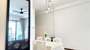 LM HomeyC 3R2.5B Family Suite for 4-14 Pax#EV Chgr Apartment in George Town
