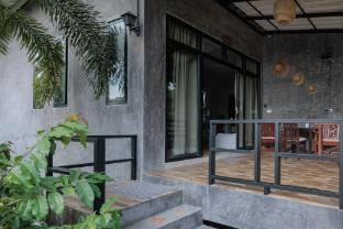 Casa Eden • Thong Sala Center • 2BR • 4K TV • AC Vacation rental in Ko Pha-ngan Sub-district