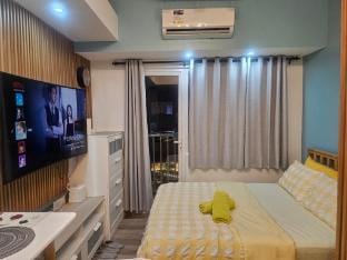 Fully interiored and plush 1 br at SM Southmall Apartment in Las Pinas