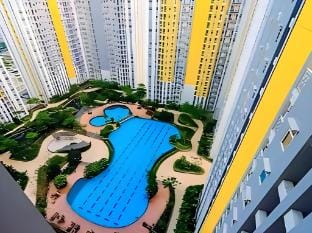 White Furnish with Sky View in Springlake Apartmen Apartment in West Java