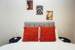 City Centre 2min | Self Check-In | Smart TV | WiFi Apartment in Sheffield