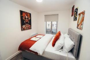 City Centre 2min | Self Check-In | Smart TV | WiFi Apartment in Sheffield