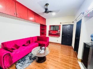 Cozy & Modern 2 Bed Appt with secured parking Apartment in Karachi
