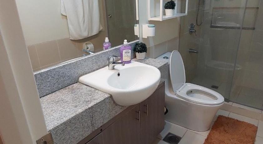 Affordable Whole 2 bedroom Condo high floor BGC Apartment in Mandaluyong