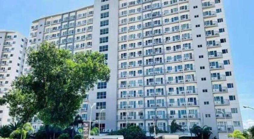 Stylish 1BR Condo @ SM Southmall Apartment in Las Pinas