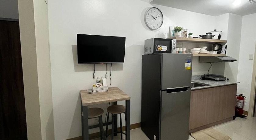 Stylish 1BR Condo @ SM Southmall Apartment in Las Pinas
