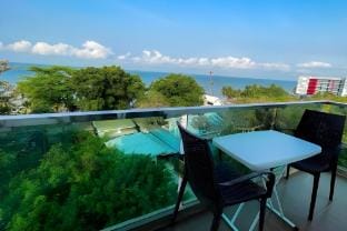 Ocean view Family 2 beds Top floor@The Blu X Apartment in Chon Buri Changwat