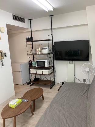 ShinOsaka 30s/EarlyCheck In/Umeda 6min/FREE WIFI/2 Apartment in Osaka