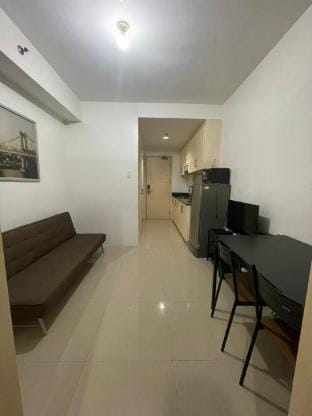 SEA simple unit,wifi installed near MOA 5 min walk Apartment in Pasay