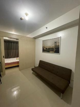 SEA simple unit,wifi installed near MOA 5 min walk Apartment in Pasay