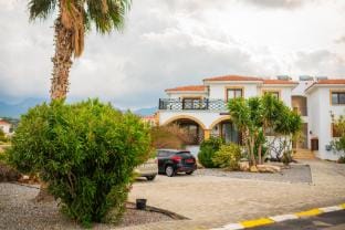 Welcoming 3-Bedroom Apartment with Ocean Views Apartment in Cyprus