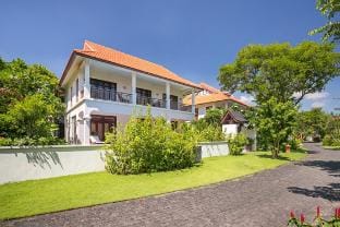 Hòa H?i Villas Villa in Da Nang