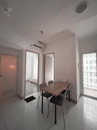 Perfect staycation for large family!  Apartment in West Java