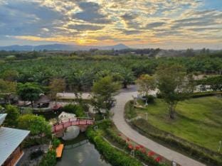 Waew Arun Garden Resort Vacation rental in Chon Buri Changwat