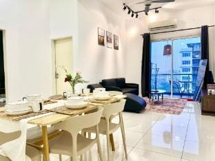 SF 1-12Pax Puchong Sky Pod 3Room IOI Mall 8Bed LRT Apartment in Subang Jaya