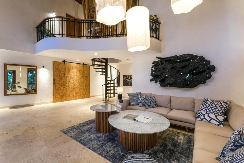 Ahura Luxury Villas - 5 Bedrooms Ocean View Bingin Apartment in Bali