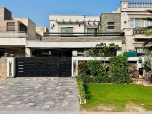Spacious & Fully Furnished 4-Bedroom Home in DHA Vacation rental in Lahore
