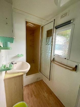 Atypical mobile home 4 bedrooms 2 bathrooms - Family Camping JF02 Vacation rental in Les Mathes