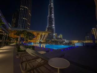 Full Burj Khalifa & Fountain View | All Rooms Apartment in Dubai