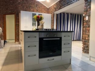 Cosy Ten-Sleeper by the Ocean Vacation rental in Western Cape