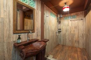 Authentic Thai Pool Villa with Open-Air Living&BBQ Villa in Nong Kae