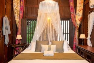 Authentic Thai Pool Villa with Open-Air Living&BBQ Villa in Nong Kae